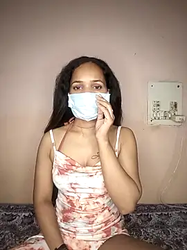 Snapshot of queen_lizaa chatting on November 13, 2025, 4:44 pm queen lizaa online show from November 13, 2025, 4:44 pm