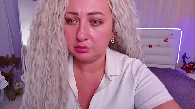 Snapshot of Lilit_1Love chatting on October 24, 2025, 4:28 pm Lilit 1Love online show from October 24, 2025, 4:28 pm