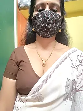 Snapshot of mallu-reshma chatting on November 22, 2025, 6:18 pm mallu-reshma online show from November 22, 2025, 6:18 pm