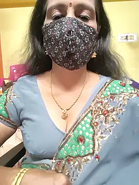 Snapshot of mallu-reshma chatting on October 27, 2025, 9:10 am mallu-reshma online show from October 27, 2025, 9:10 am