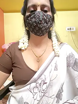 Snapshot of mallu-reshma chatting on November 12, 2025, 4:11 pm mallu-reshma online show from November 12, 2025, 4:11 pm