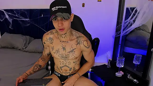 Snapshot of john_mystic chatting on October 19, 2025, 2:36 am john mystic online show from October 19, 2025, 2:36 am