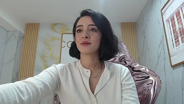 sara lopez s online show from September 19, 2025, 1:15 pm