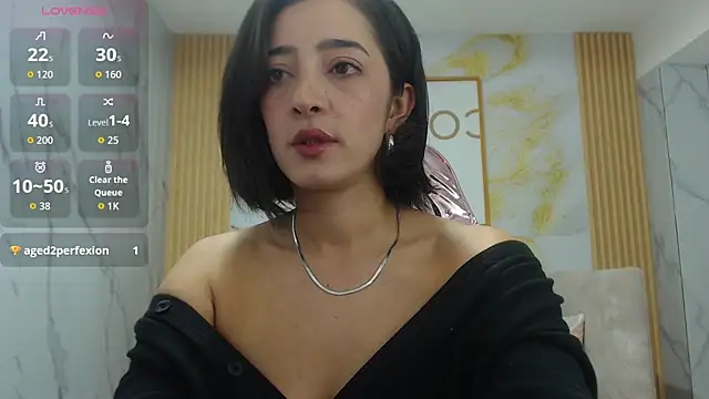 sara lopez s online show from November 24, 2025, 1:22 pm