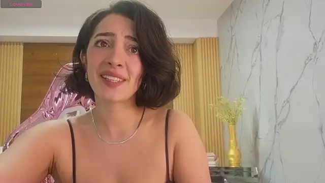 Snapshot of sara_lopez_s chatting on May 19, 2026, 2:13 pm sara lopez s online show from May 19, 2026, 2:13 pm