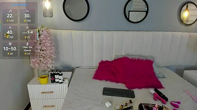 Mila Hank  online show from October 17, 2025, 12:51 pm