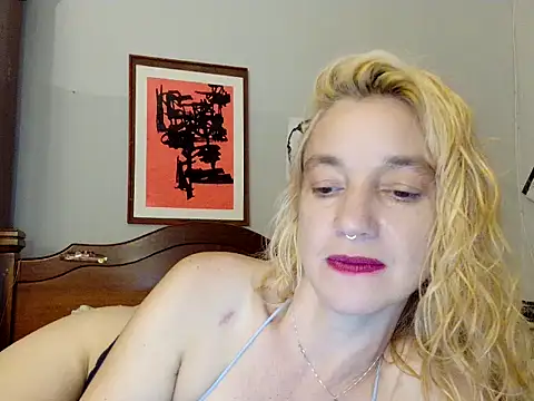 Snapshot of Senhoritajesus42 chatting on March 8, 2026, 6:33 pm Senhoritajesus42 online show from March 8, 2026, 6:33 pm