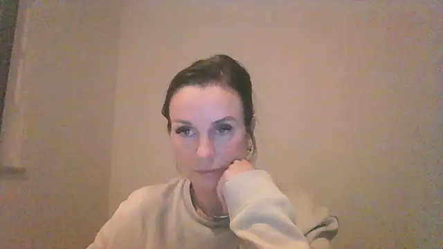 Snapshot of Justnani001 chatting on May 17, 2026, 8:42 pm Justnani001 online show from May 17, 2026, 8:42 pm
