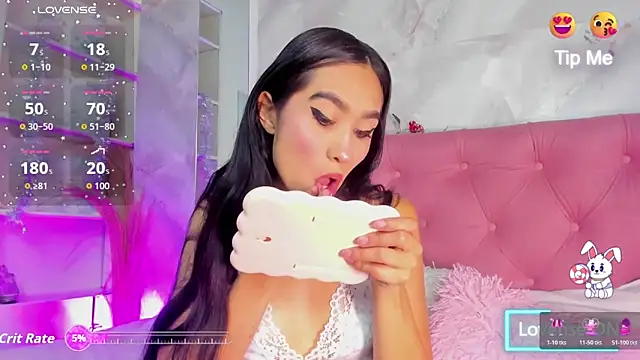 Nicolqueen  online show from January 13, 2026, 11:14 am