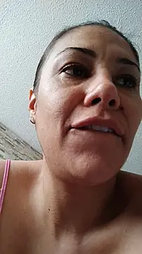 KittyHoleshot87 online show from October 28, 2025, 3:55 pm