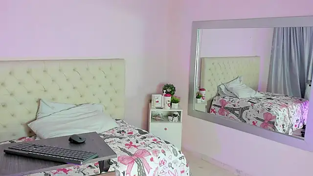 Snapshot of kiity_horny_ chatting on February 19, 2026, 12:57 pm kiity horny online show from February 19, 2026, 12:57 pm