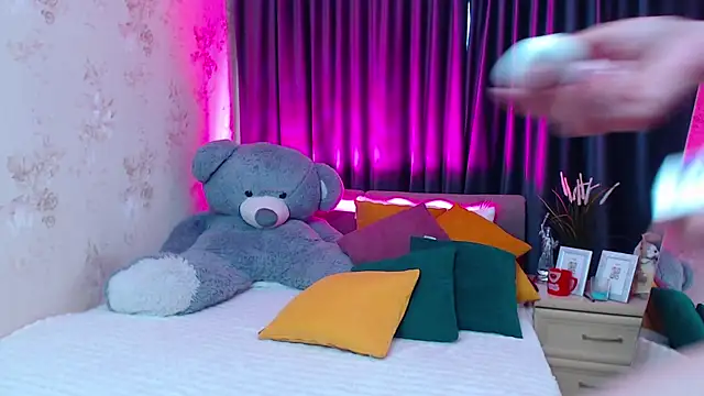 Nina Blum  online show from July 15, 2026, 5:25 am