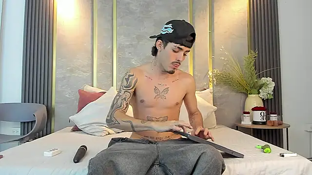 Snapshot of NikoStone_ chatting on June 11, 2026, 2:53 am NikoStone online show from June 11, 2026, 2:53 am
