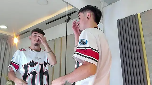 Snapshot of NikoStone_ chatting on October 14, 2025, 4:13 am NikoStone online show from October 14, 2025, 4:13 am