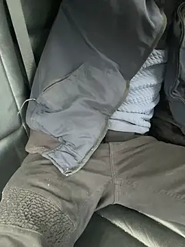 Snapshot of bmwe71 chatting on March 26, 2026, 3:10 pm bmwe71 online show from March 26, 2026, 3:10 pm