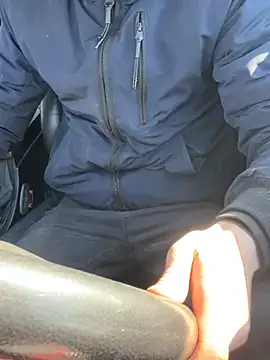 Snapshot of bmwe71 chatting on March 6, 2026, 12:44 pm bmwe71 online show from March 6, 2026, 12:44 pm