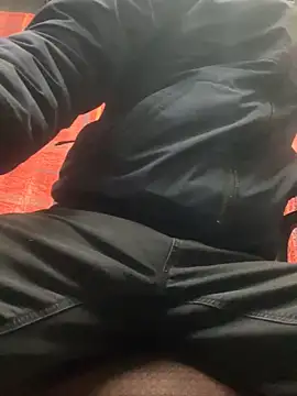 Snapshot of bmwe71 chatting on February 18, 2026, 2:46 pm bmwe71 online show from February 18, 2026, 2:46 pm