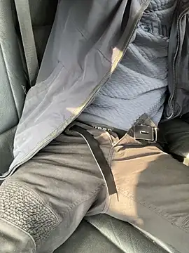 Snapshot of bmwe71 chatting on March 27, 2026, 11:44 am bmwe71 online show from March 27, 2026, 11:44 am