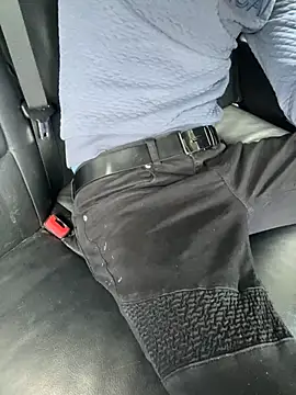 Snapshot of bmwe71 chatting on April 7, 2026, 12:29 pm bmwe71 online show from April 7, 2026, 12:29 pm