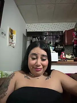 Snapshot of Sophie_Dreamss chatting on October 6, 2025, 10:32 pm Sophie Dreamss online show from October 6, 2025, 10:32 pm