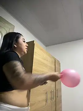 Snapshot of Sophie_Dreamss chatting on October 24, 2025, 10:53 pm Sophie Dreamss online show from October 24, 2025, 10:53 pm