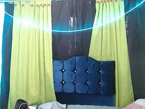 canelasexy 1 online show from November 12, 2025, 8:23 pm