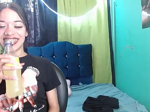 canelasexy 1 online show from May 4, 2026, 8:11 pm