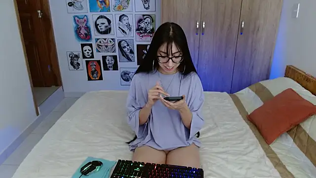 rachel rosse11 online show from January 13, 2026, 6:01 pm