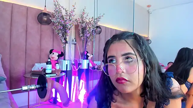 Snapshot of LizzyOlsen chatting on October 22, 2025, 3:39 am LizzyOlsen online show from October 22, 2025, 3:39 am