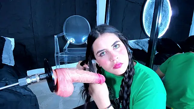 LizzyOlsen online show from December 20, 2025, 4:26 am