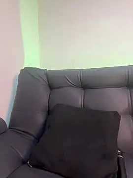 Snapshot of Skarlett_12_ chatting on October 23, 2025, 11:03 pm Skarlett 12 online show from October 23, 2025, 11:03 pm