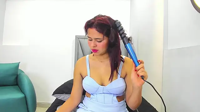 Sofia villareal online show from October 9, 2025, 12:49 pm