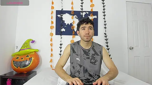 Hot Maiky online show from October 3, 2025, 12:06 pm