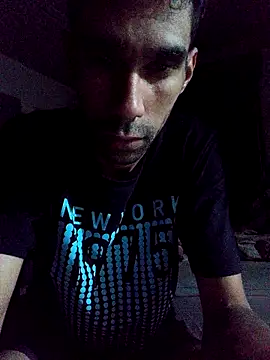 Snapshot of Dedede32 chatting on May 15, 2026, 10:52 pm Dedede32 online show from May 15, 2026, 10:52 pm