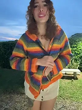 roxyrougee online show from April 21, 2026, 10:33 am