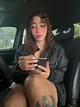 roxyrougee online show from April 28, 2026, 11:25 am
