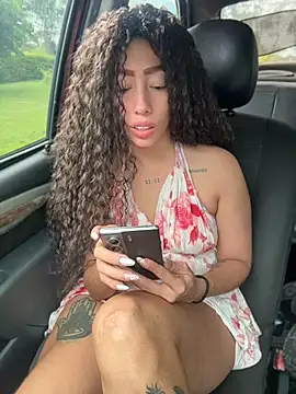 Snapshot of roxyrougee chatting on July 18, 2026, 12:36 pm roxyrougee online show from July 18, 2026, 12:36 pm