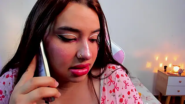 Snapshot of SofiFlex chatting on November 18, 2025, 3:54 am SofiFlex online show from November 18, 2025, 3:54 am