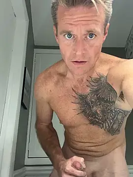 Snapshot of DILFiGuess11 chatting on September 9, 2025, 2:59 pm DILFiGuess11 online show from September 9, 2025, 2:59 pm