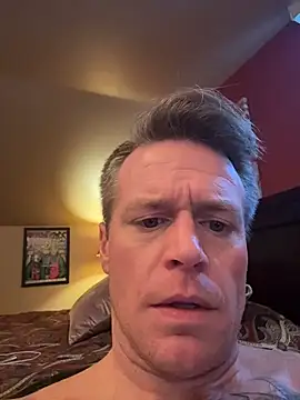 Snapshot of DILFiGuess11 chatting on February 16, 2026, 9:24 pm DILFiGuess11 online show from February 16, 2026, 9:24 pm