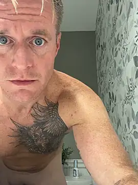 Snapshot of DILFiGuess11 chatting on September 26, 2025, 5:03 am DILFiGuess11 online show from September 26, 2025, 5:03 am