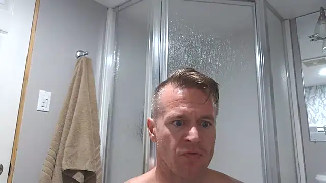 DILFiGuess11 online show from June 3, 2026, 4:35 am