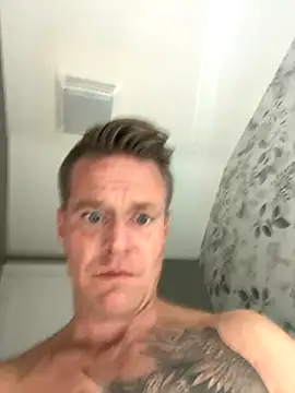 Snapshot of DILFiGuess11 chatting on September 23, 2025, 12:17 am DILFiGuess11 online show from September 23, 2025, 12:17 am