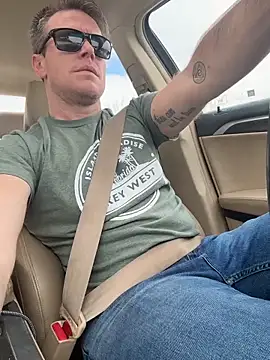 Snapshot of DILFiGuess11 chatting on February 24, 2026, 4:30 pm DILFiGuess11 online show from February 24, 2026, 4:30 pm