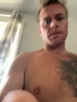 Snapshot of DILFiGuess11 chatting on October 1, 2025, 5:17 pm DILFiGuess11 online show from October 1, 2025, 5:17 pm