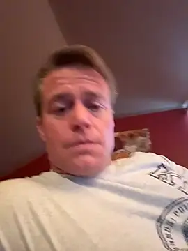 Snapshot of DILFiGuess11 chatting on February 15, 2026, 9:14 pm DILFiGuess11 online show from February 15, 2026, 9:14 pm