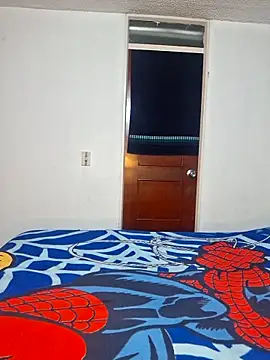 Snapshot of DianeSuns_ chatting on October 21, 2025, 1:05 am DianeSuns online show from October 21, 2025, 1:05 am