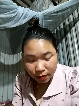 may-squirl online show from October 18, 2025, 11:34 am