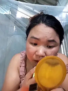 may-squirl online show from October 12, 2025, 9:54 am