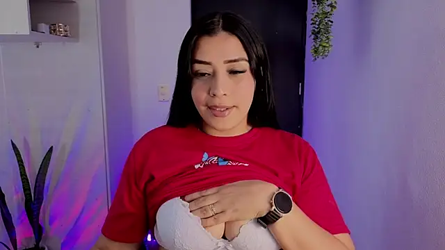 Kayleemorales online show from May 6, 2026, 6:34 pm
